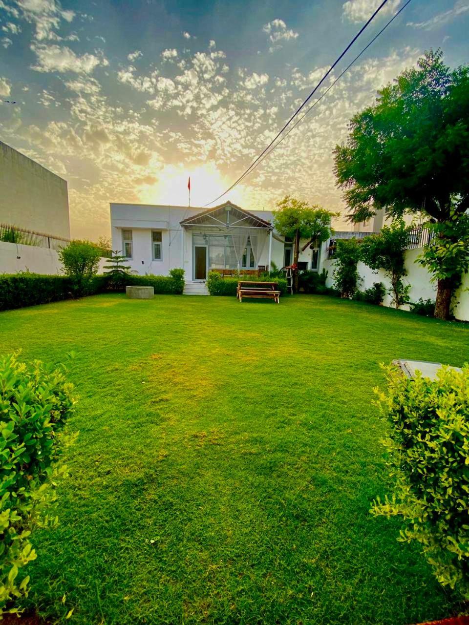 Solanki Farms & Pool Villa Garden Fully Private Jaipur Luaran gambar